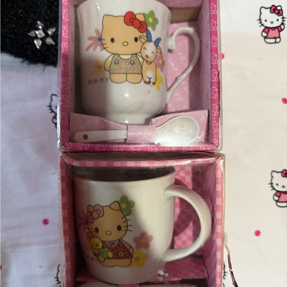 Hello Kitty Pink and White Mug Set